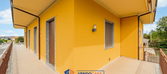 5 rooms Apartment in Villafalletto, Italy No. 374399 9