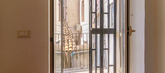 2-Zimmer Wohnung in Catania, Italy, Nr. 303775 11
