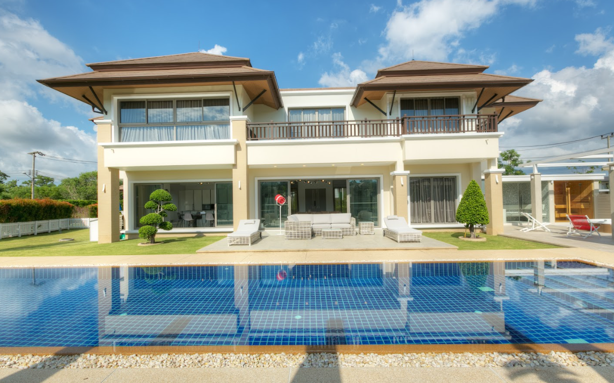 4 bedrooms Villa in Phuket, Thailand No. 75328