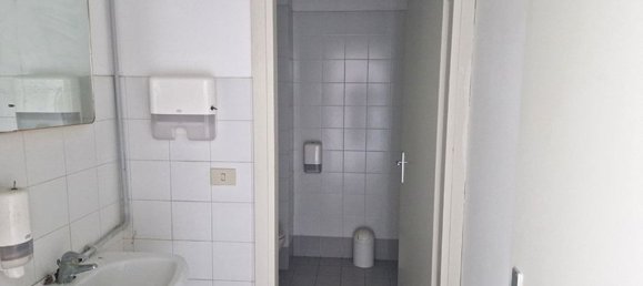 165m² Office in Livorno, Italy No. 90212 9