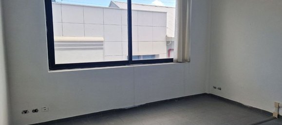 165m² Office in Livorno, Italy No. 90212 8