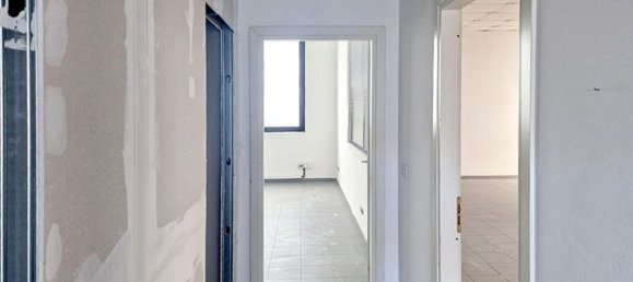 165m² Office in Livorno, Italy No. 90212 7