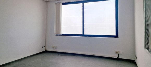 165m² Office in Livorno, Italy No. 90212 10