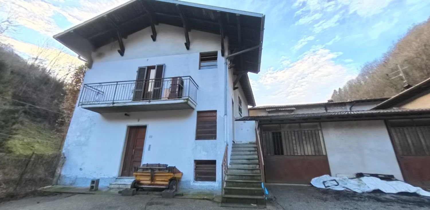 Apartamento de 3 habitaciónes en Pertica Bassa, Italy No. 4700