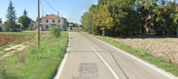 7 rooms Apartment in Argenta, Italy No. 299957 2