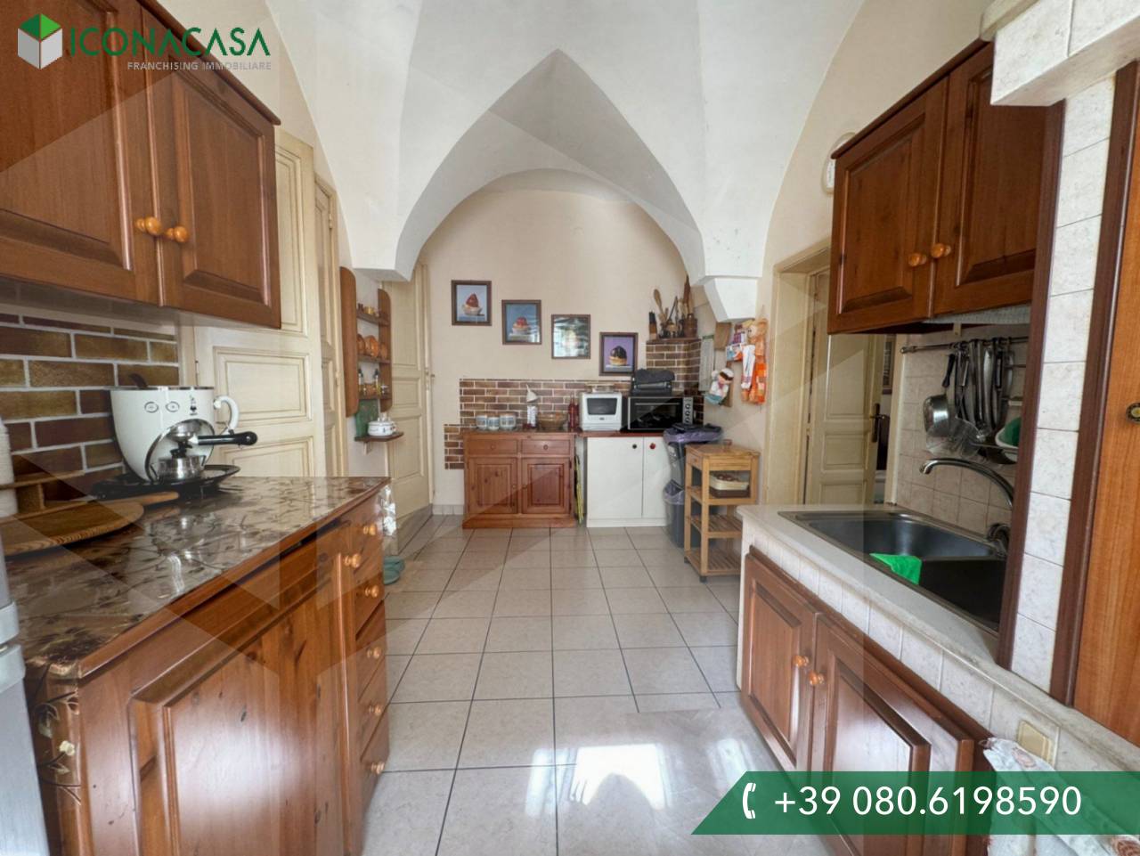 4-salle Maison à Fasano, Italy No. 23717