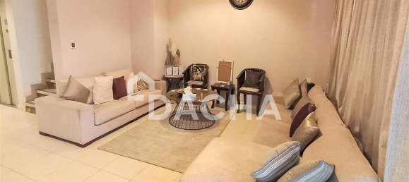 4 bedrooms Villa in Jumeirah Village Circle, UAE No. 27768 2