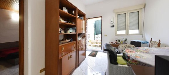 3 rooms House in Cagliari, Italy No. 136423 3
