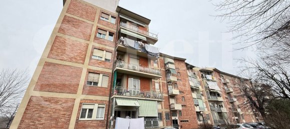 4 rooms Apartment in Turin, Italy No. 7890 17