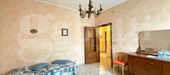 4 rooms Apartment in Turin, Italy No. 7890 10