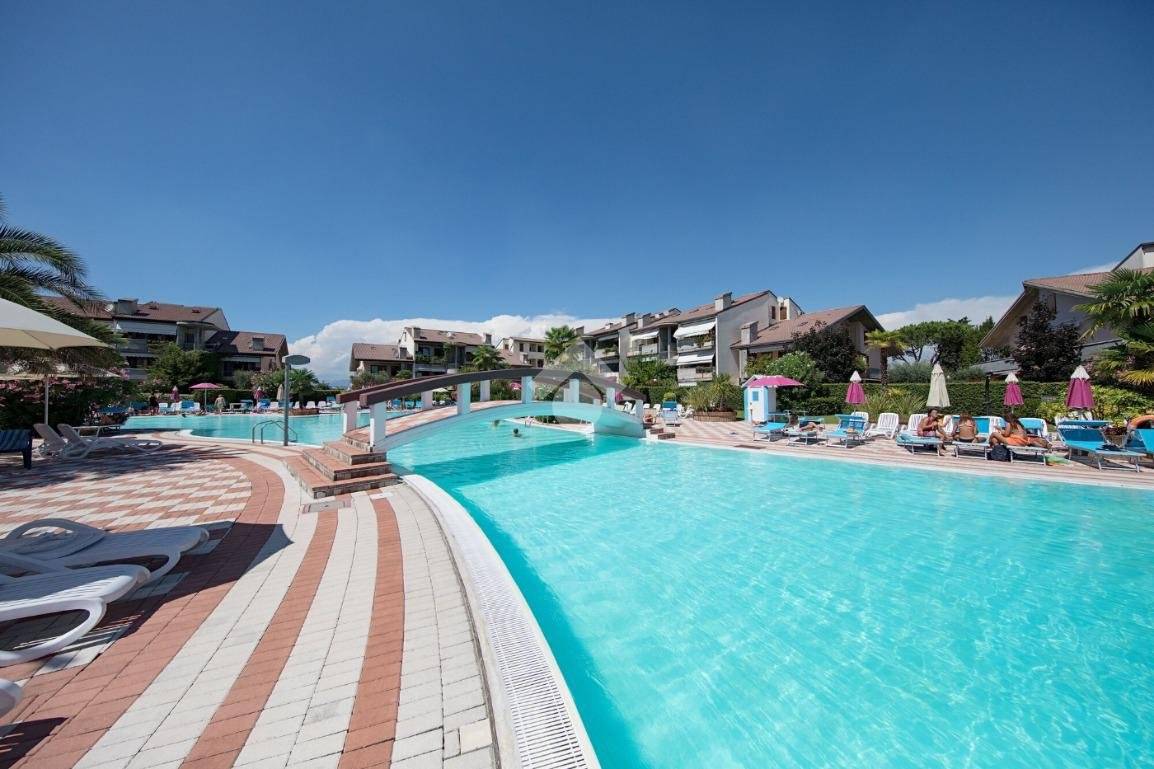 1 bedroom Apartment in Desenzano del Garda, Italy No. 344060