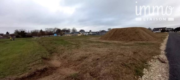 627m² Land in Montlivault, France No. 81445 4