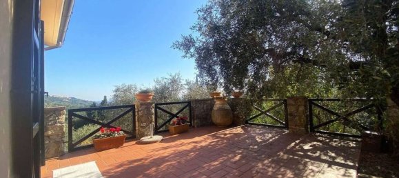 5 bedrooms Villa in Fosdinovo, Italy No. 283755 3