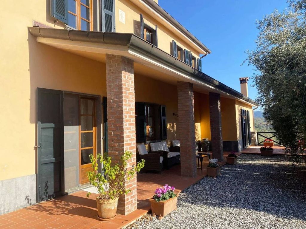 5 bedrooms Villa in Fosdinovo, Italy No. 283755