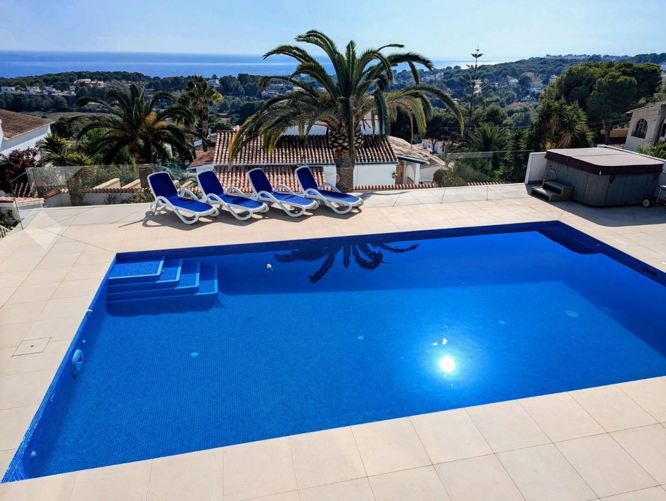 Villa de 5 dormitorios en Moraira, Spain No. 258311