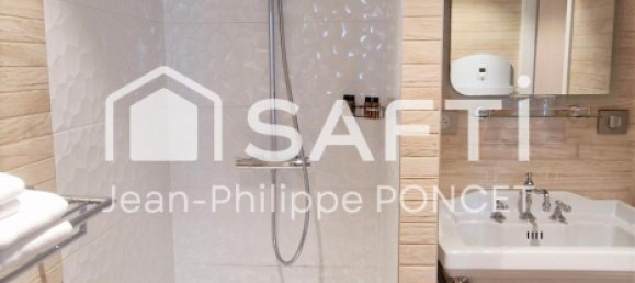 395m² Commercial property in Laon, France No. 255767 8