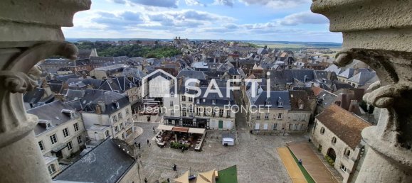 395m² Commercial property in Laon, France No. 255767 5