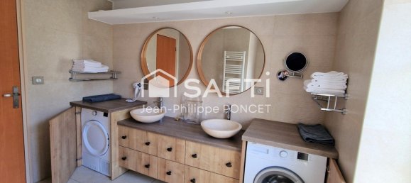 395m² Commercial property in Laon, France No. 255767 7