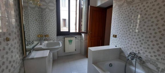 4 rooms Apartment in Rieti, Italy No. 21907 15