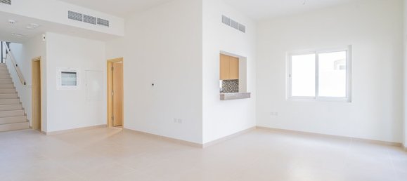 3 bedrooms Villa in Dubai Land, UAE No. 1911 6