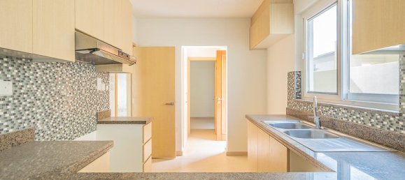 3 bedrooms Villa in Dubai Land, UAE No. 1911 16