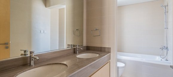 3 bedrooms Villa in Dubai Land, UAE No. 1911 21