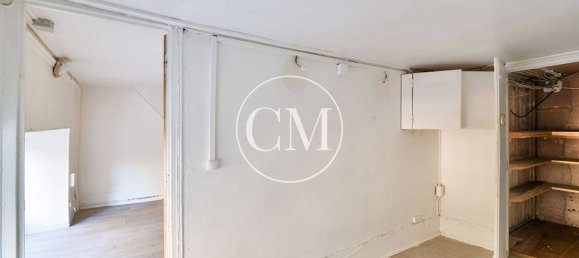 75m² Office in Versailles, France No. 149865 8