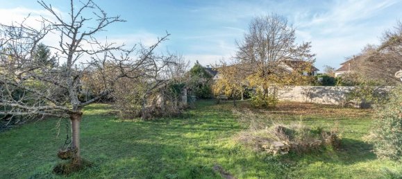 376m² Land in Chennevieres-sur-Marne, France No. 186463 3