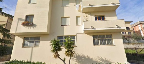 7 rooms Apartment in Monte Urano, Italy No. 212023 5