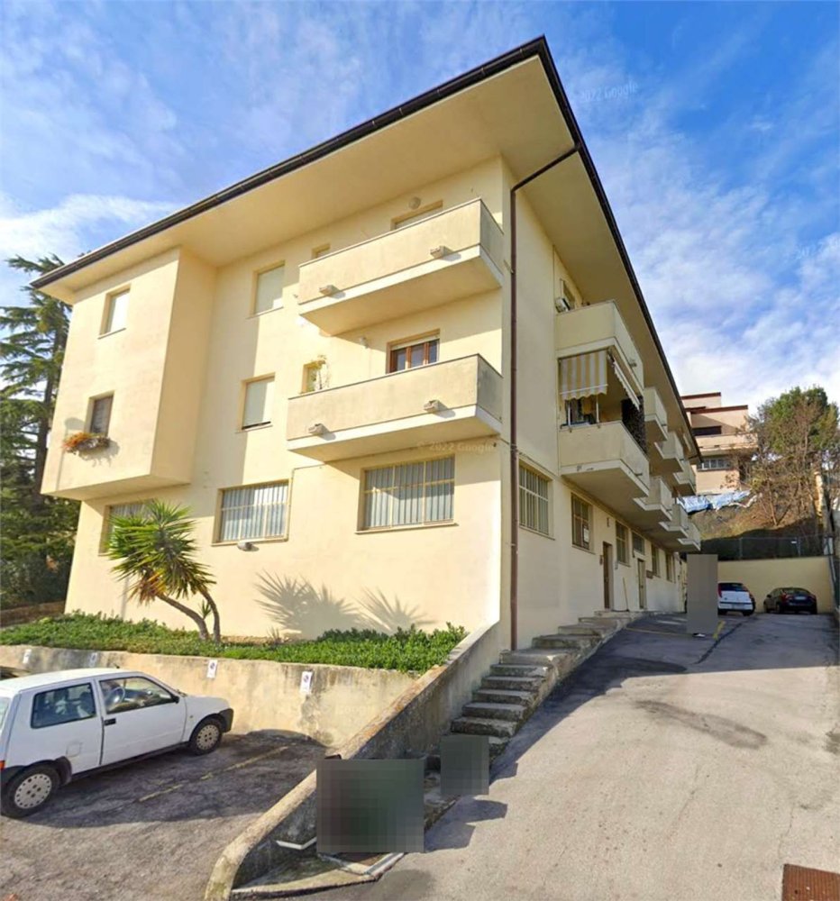 7 rooms Apartment in Monte Urano, Italy No. 212023