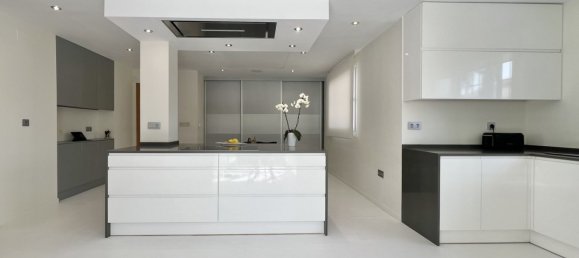 5 bedrooms House in Marbella, Spain No. 154265 18