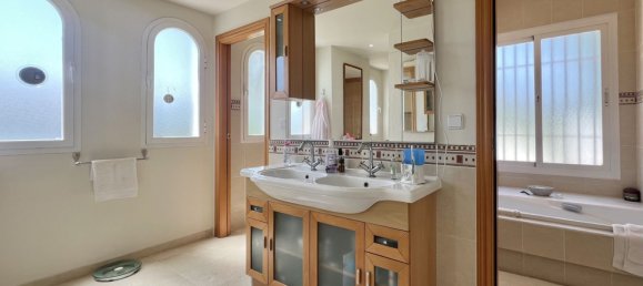 5 bedrooms House in Marbella, Spain No. 154265 30