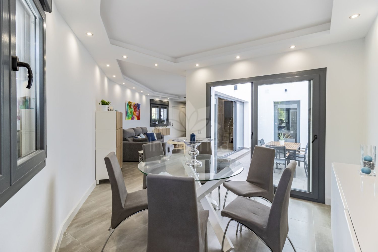 Villa de 3 dormitorios en Marbella, Spain No. 56915