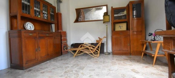 4 bedrooms Villa in Calestano, Italy No. 212880 8