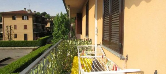 4 rooms Apartment in Carate Brianza, Italy No. 5339 10