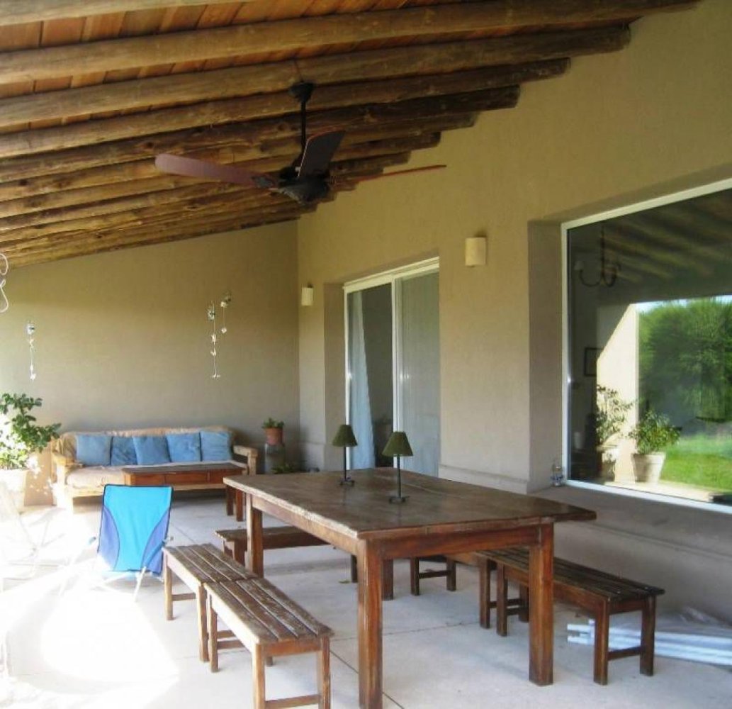 Casa de 3 dormitorios en Tigre, Argentina No. 9285