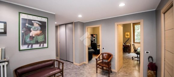 4 bedrooms Apartment in Milan, Italy No. 362700 4