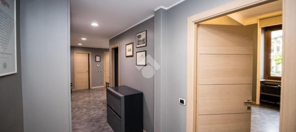 4 bedrooms Apartment in Milan, Italy No. 362700 5