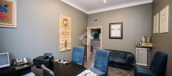 4 bedrooms Apartment in Milan, Italy No. 362700 14