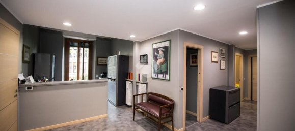 4 bedrooms Apartment in Milan, Italy No. 362700 23