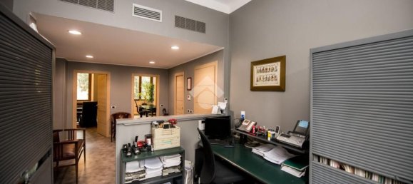 4 bedrooms Apartment in Milan, Italy No. 362700 24