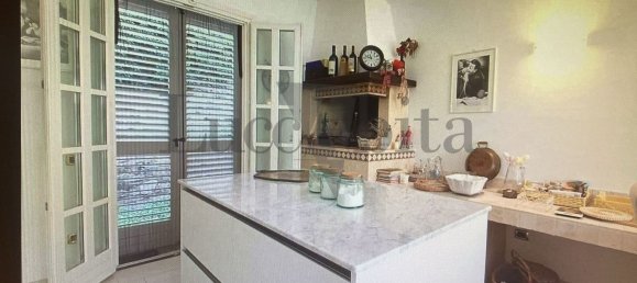 6 rooms Villa in Lucca, Italy No. 310655 9