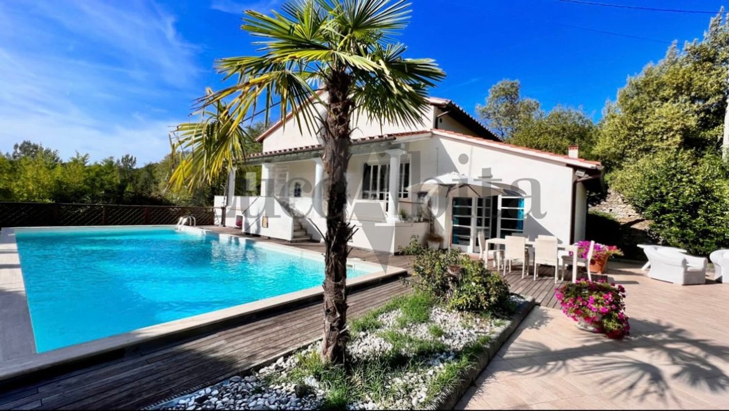 6 rooms Villa in Lucca, Italy No. 310655