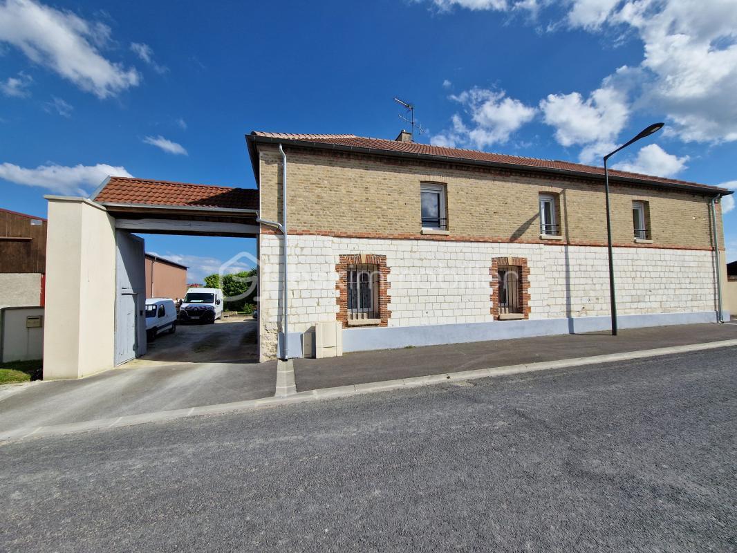 Casa de 4 dormitorios en Thibie, France No. 64382