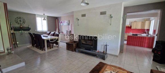 Casa de 4 dormitorios en Thibie, France No. 64382 9