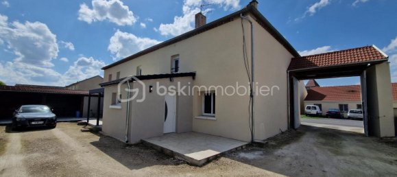 Casa de 4 dormitorios en Thibie, France No. 64382 2