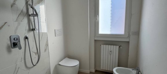 3 bedrooms Apartment in Bergamo, Italy No. 113153 9