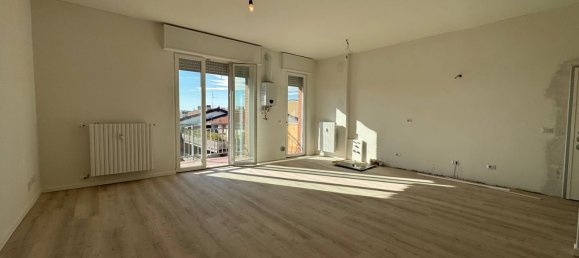 3 bedrooms Apartment in Bergamo, Italy No. 113153 2