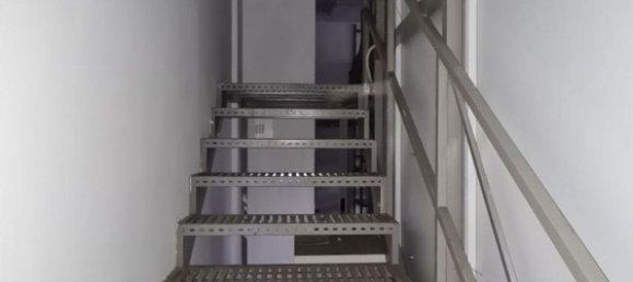 Gewerbliche Immobilie in Arcola, Italy 81m², Nr. 172411 4