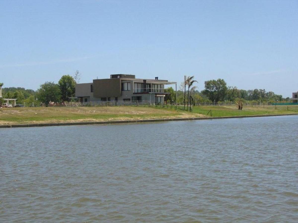  Land in Tigre, Argentina No. 121790
